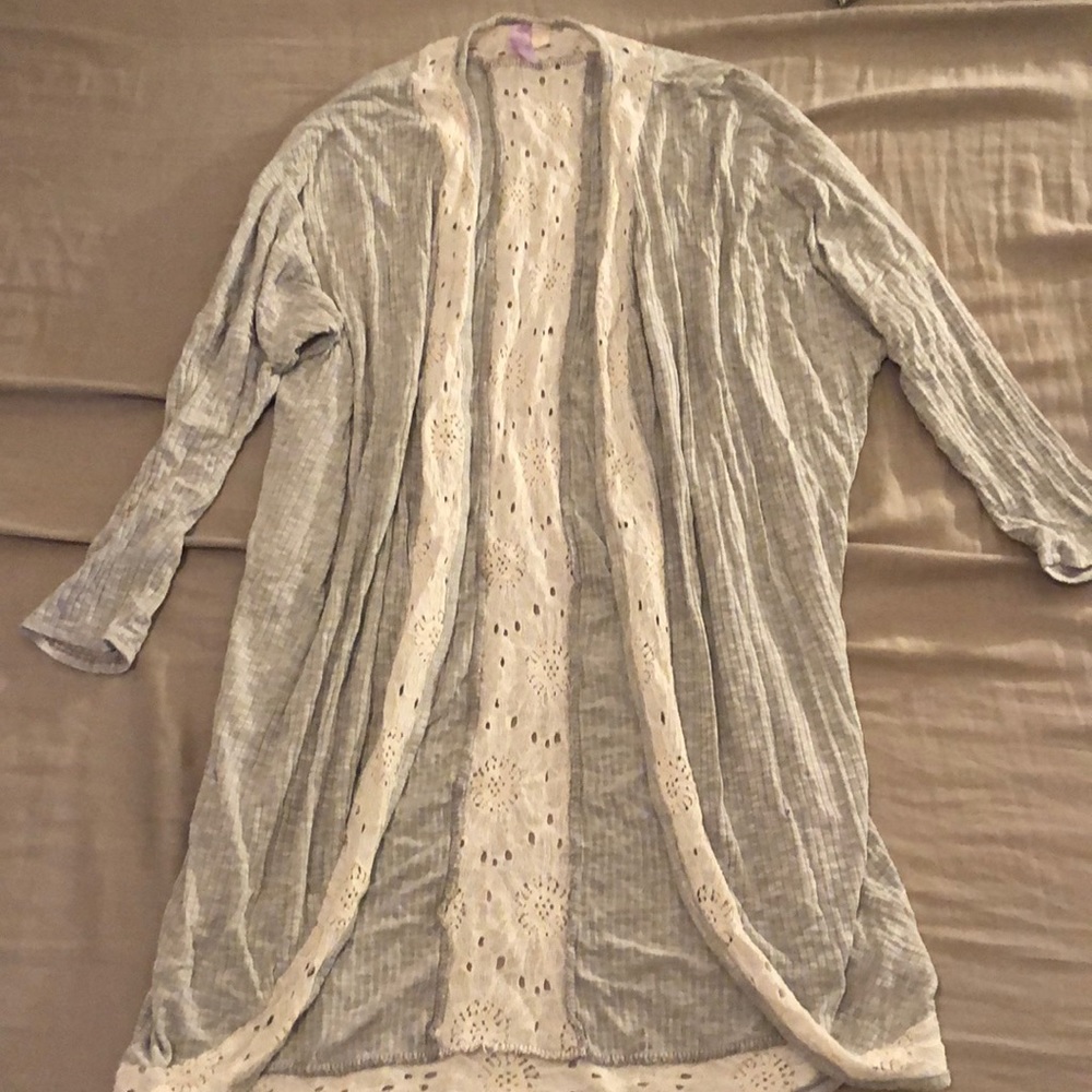 Women’s gray cardigan